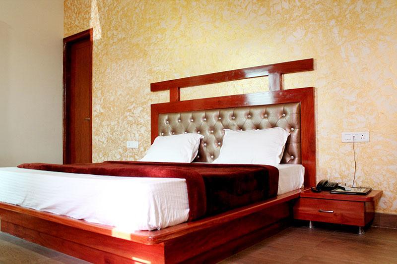 Grace Hotel Karnal Ngoại thất bức ảnh