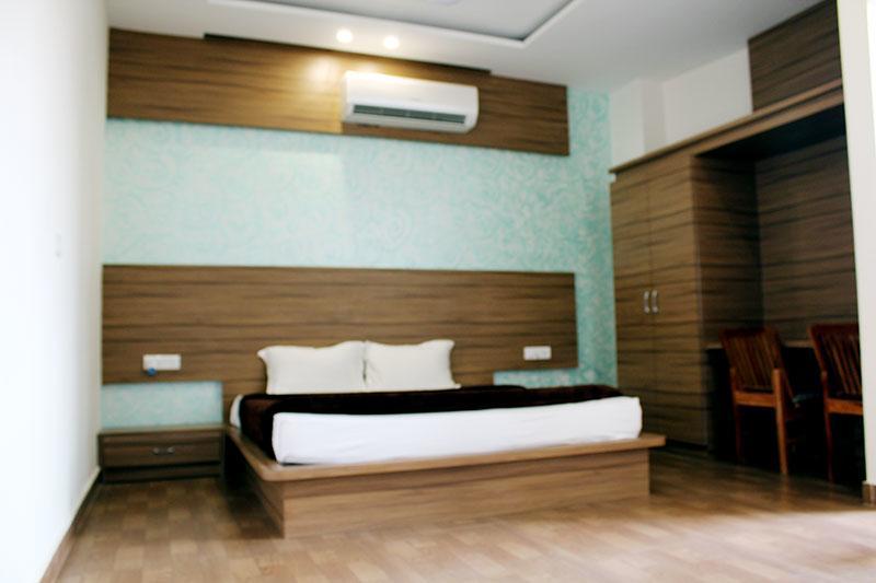 Grace Hotel Karnal Ngoại thất bức ảnh