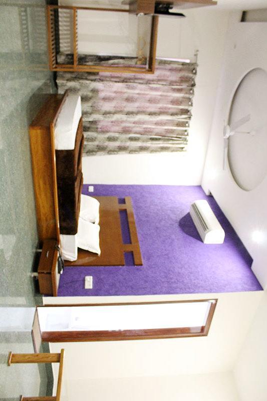 Grace Hotel Karnal Ngoại thất bức ảnh