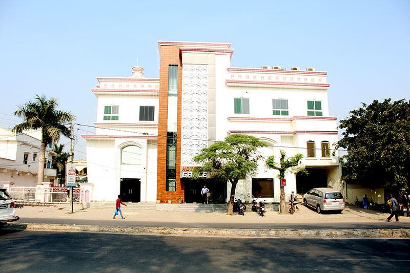 Grace Hotel Karnal Ngoại thất bức ảnh