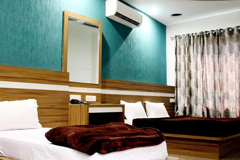 Grace Hotel Karnal Ngoại thất bức ảnh