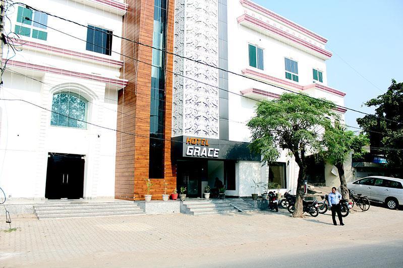 Grace Hotel Karnal Ngoại thất bức ảnh