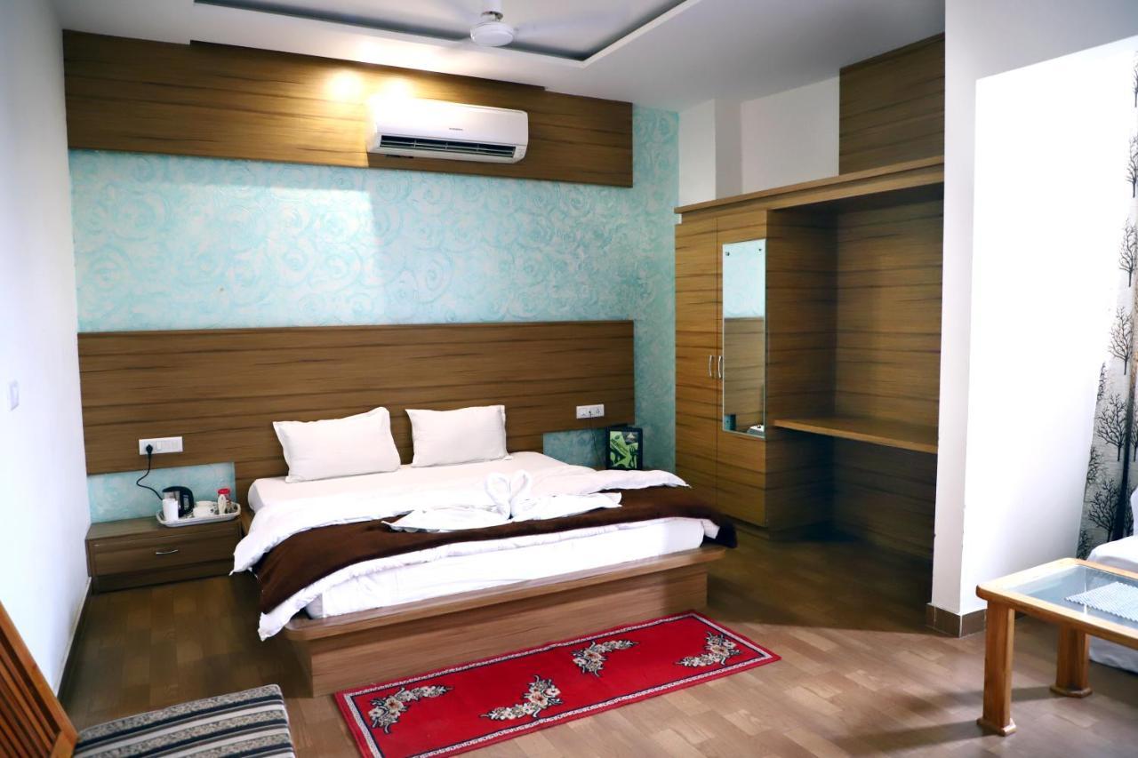 Grace Hotel Karnal Ngoại thất bức ảnh